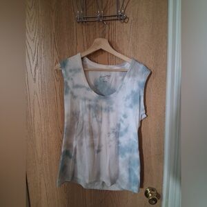 Universal Thread ~ Blue and White Tye-Dye Tank Top~ L